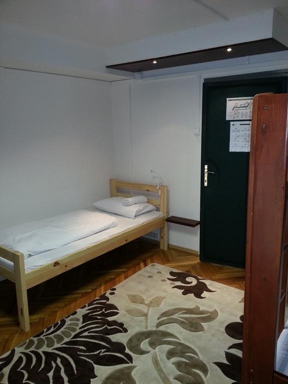 Walking Bed Budapest Hostel Exterior photo
