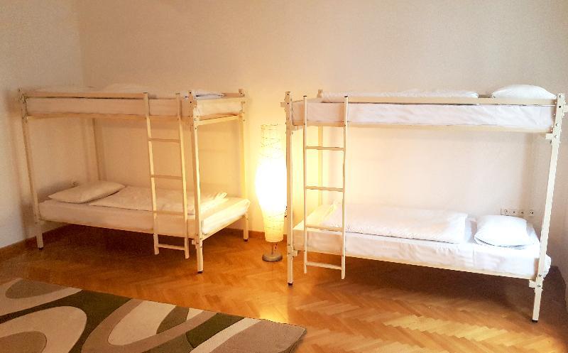 Walking Bed Budapest Hostel Exterior photo